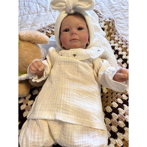 G. Hegler Lifelike Newborn Baby Doll Reborn Baby style Outfit Blanket imaginary - Picture 2 of 16